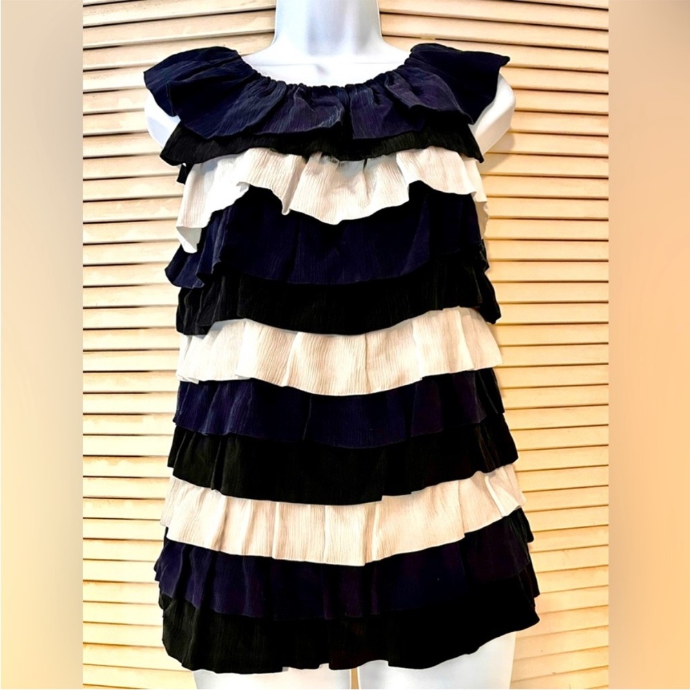 Fashionista 11 Tiered Silk Ruffled Sleeveless Top